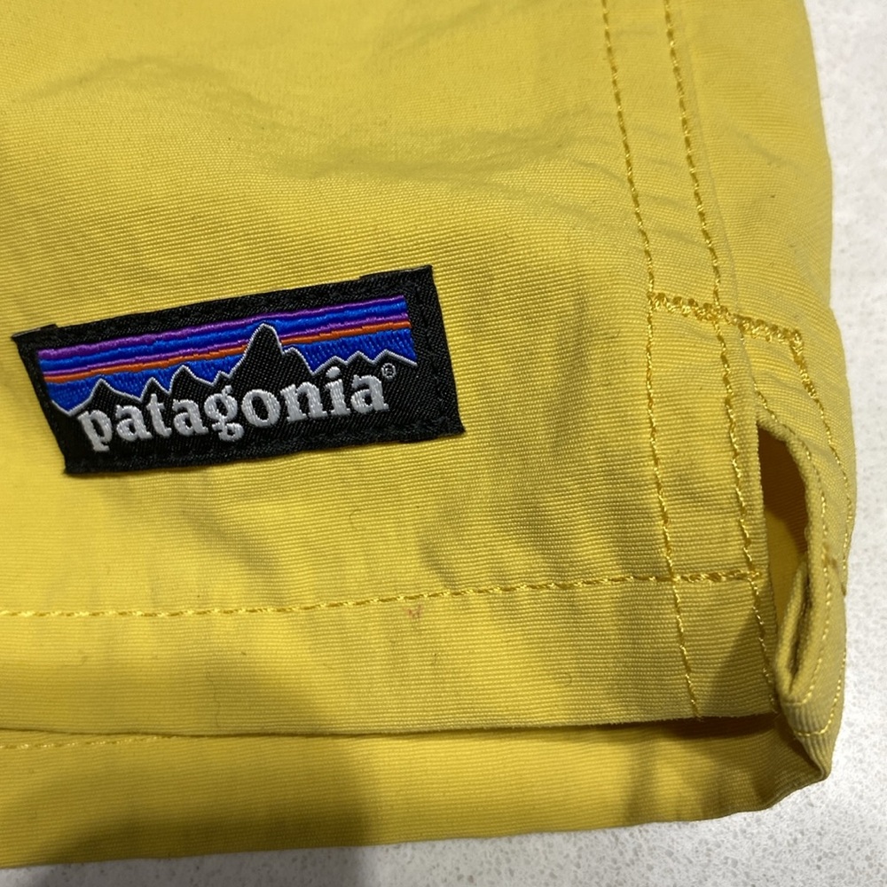 New Patagonia Barely Baggies Shorts Size L Color:Surfboard Yellow with tags⭐️⭐️ - Picture 13 of 17
